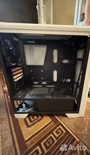 Игровой корпус для пк белый