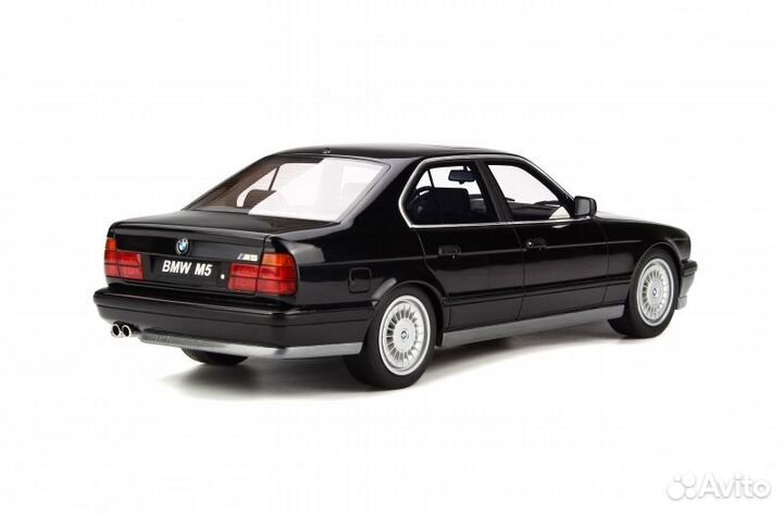 BMW E34 M5 Phase I OT690 1/18 otto