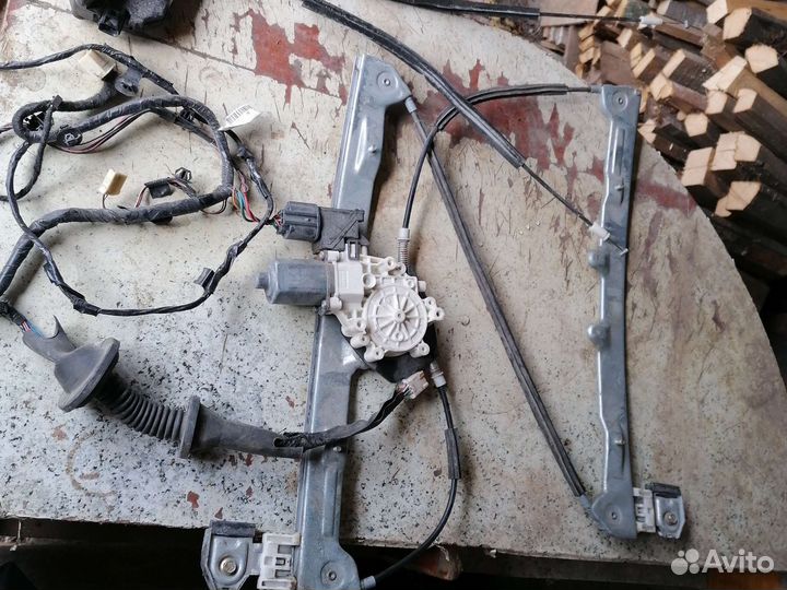 Подъемный механизм окна