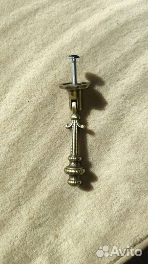 Мебельная ручка