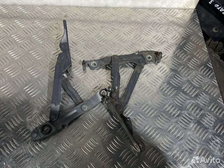Петли крышки багажника mazda 3 bk седан