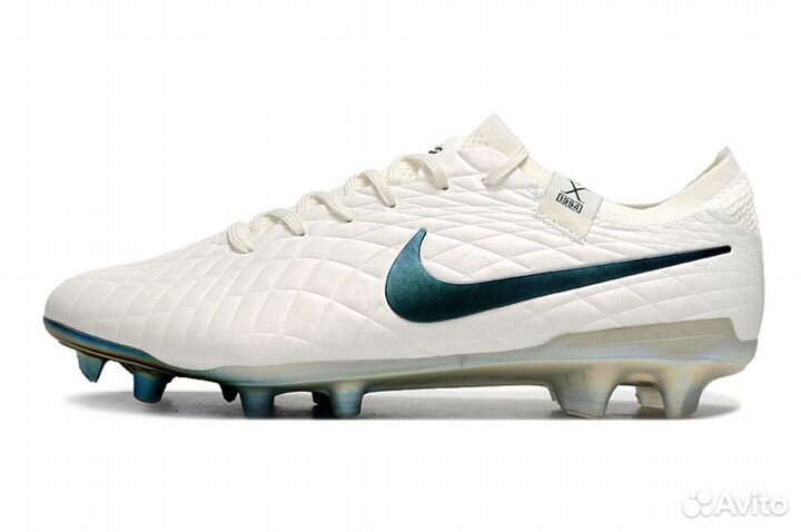 Футбольные бутсы Nike Tiempo