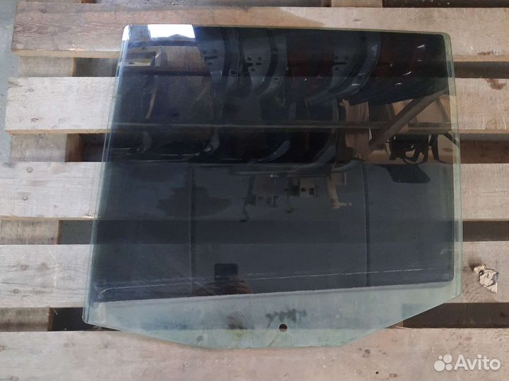 Стекло двери задней левой Ford Fusion