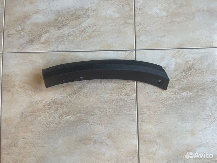 Накладка бампера задняя правая Toyota Fortuner 2 С