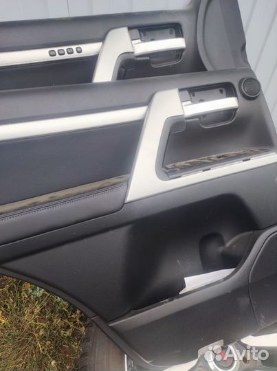 Обшивка двери toyota land cruiser 200 2 рестайлинг