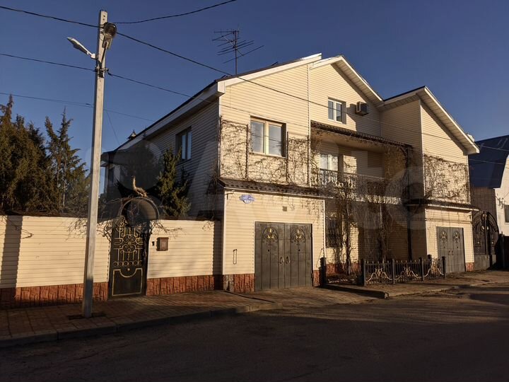 Дом 350 м² на участке 6 сот.