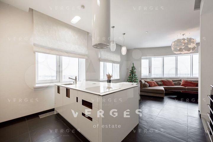 6-к. квартира, 210 м², 32/48 эт.