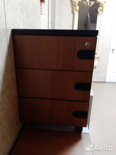 Тумба офисная с ящиками