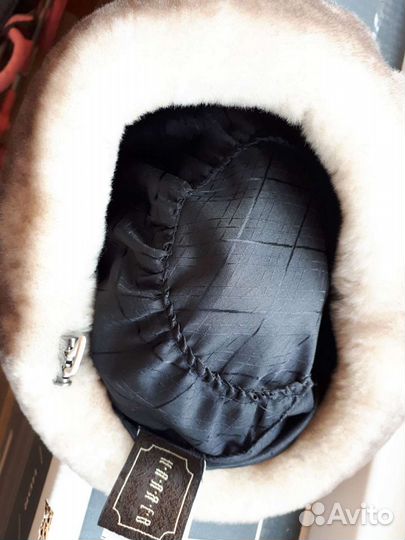 Женский меховой берет