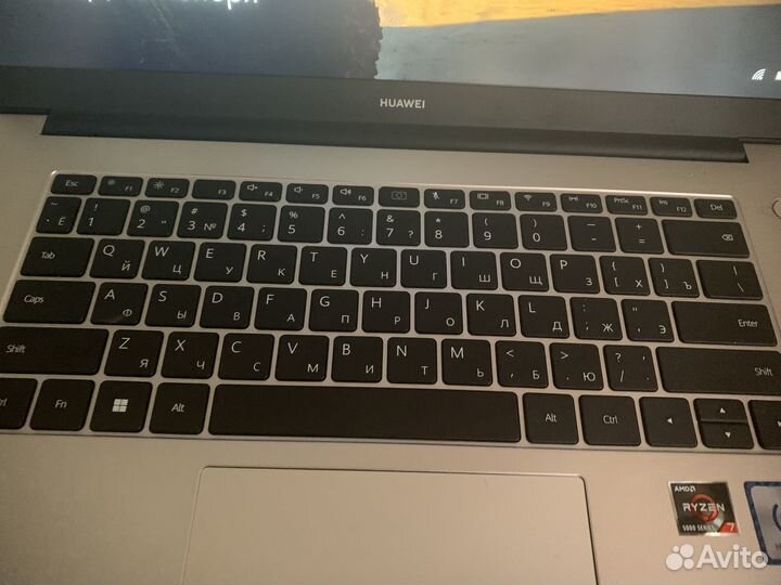 Ноутбук huawei matebook
