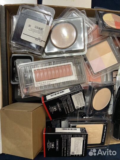 Givenchy, Guerlain, Dior, Mufe много