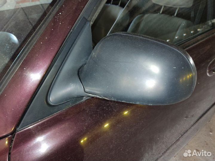 Зеркало левое Mazda 626 Ge седан 1.8 FP 1992