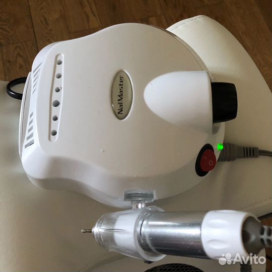 Аппарат для маникюра и педикюра