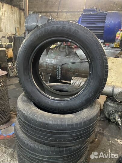 Goodyear EfficientGrip SUV 4x4 215/60 R17 96H