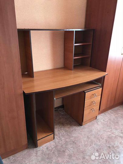 Компьютерный стол