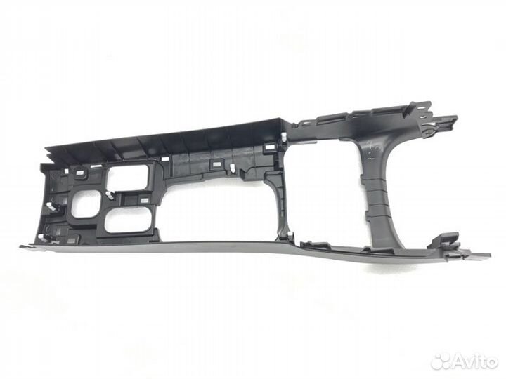 Консоль центральная Mitsubishi Outlander 2020