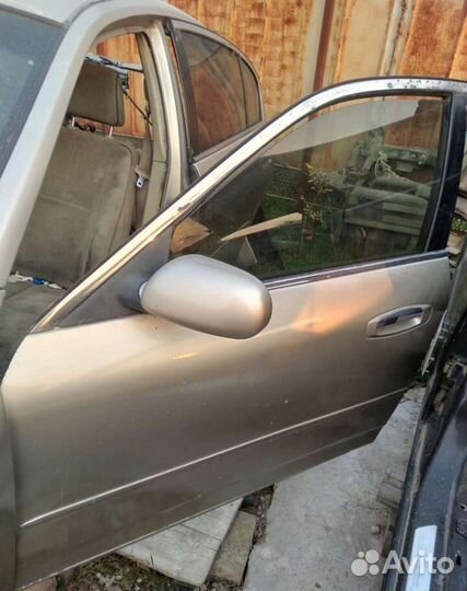 Дверь Nissan Skyline v35