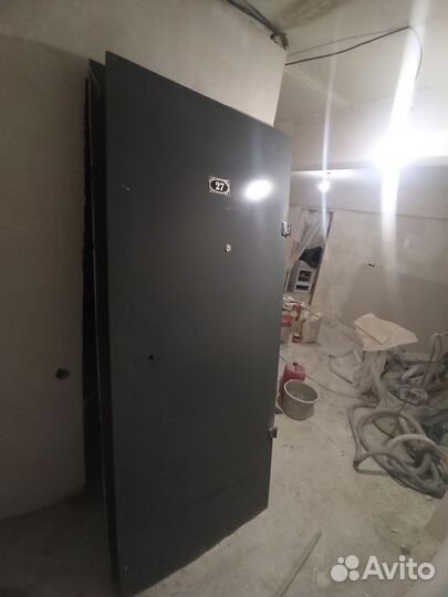 Дверь входная металлическая