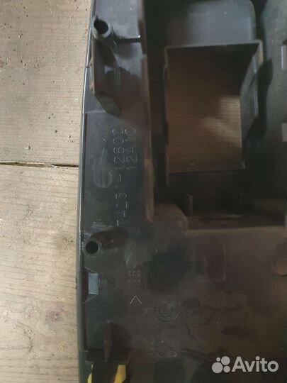 Накладка кнопок стеклоподъемника пп Toyota Corolla