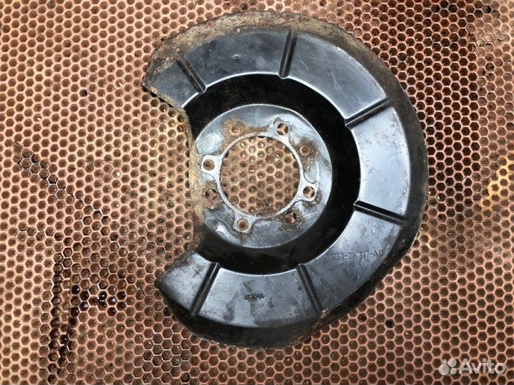 Пыльник тормозного диска задний правый Ford Focus