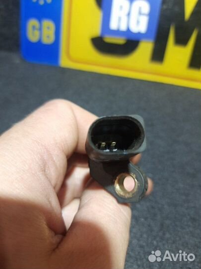 Датчик abs задний правый Skoda Octavia 2 (A5)