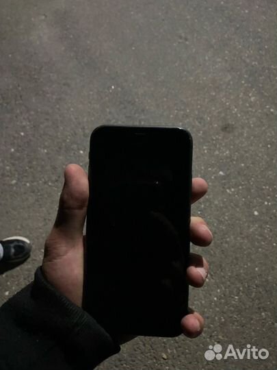 Телефон iPhone 11