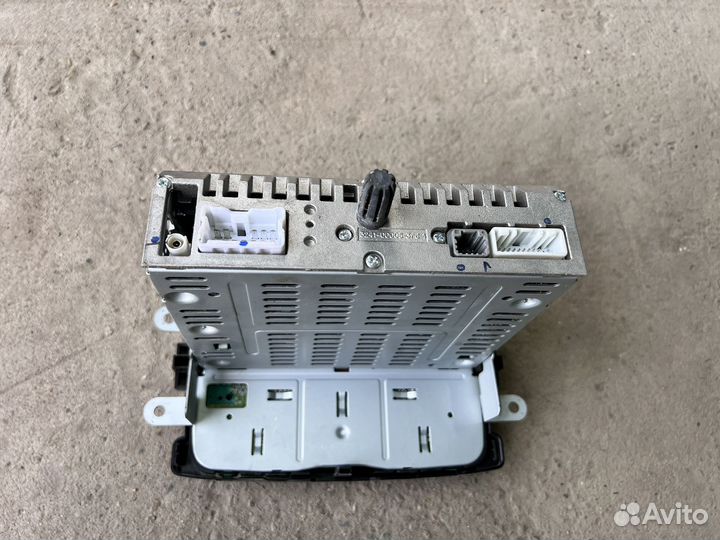 Магнитола Рено Логан 2