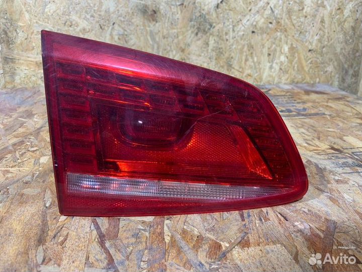 Фонарь в крышку багажника левый Volkswagen Passat
