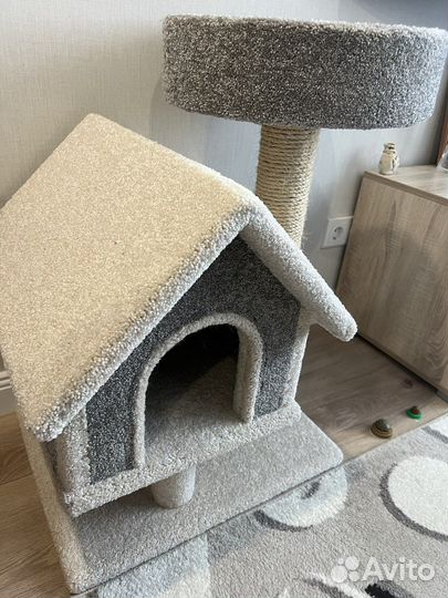 Домик для кошек с когтеточкой новый