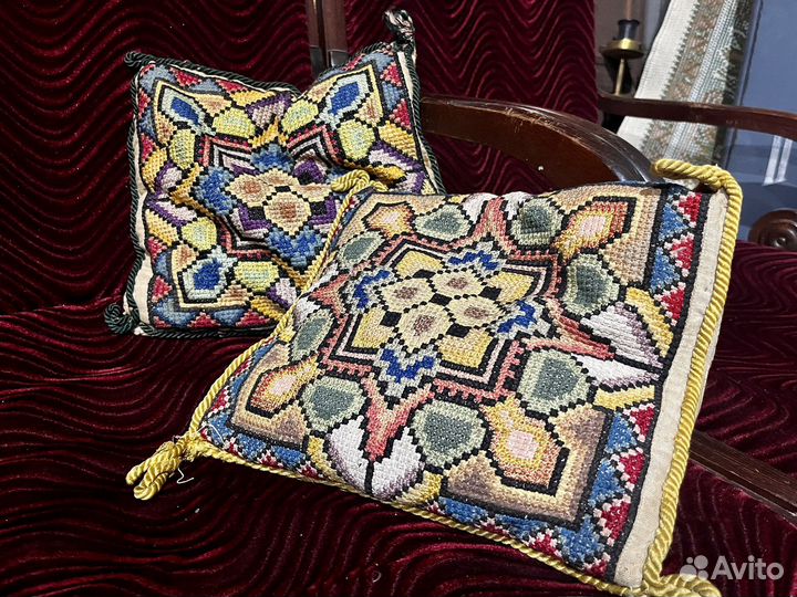 Подушка декоративная старинная