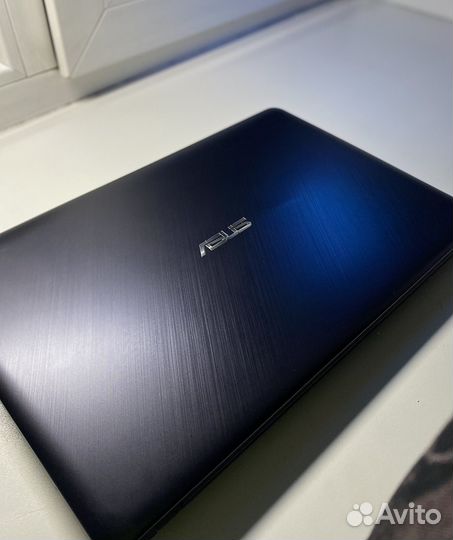 Ноутбук asus