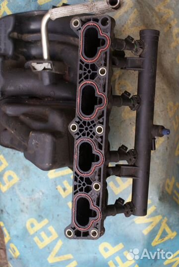 Впускной коллектор Peugeot 406