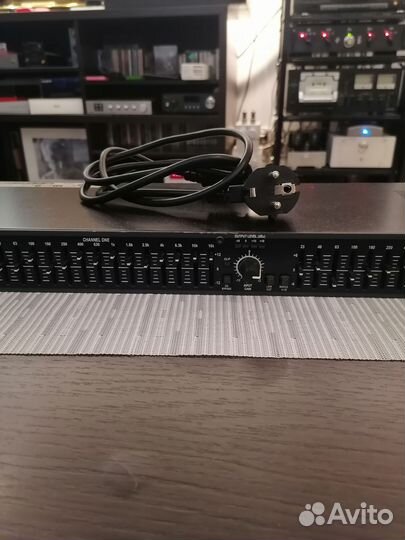 Эквалайзер DBX 215
