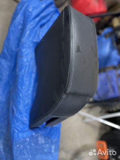 Подлокотник