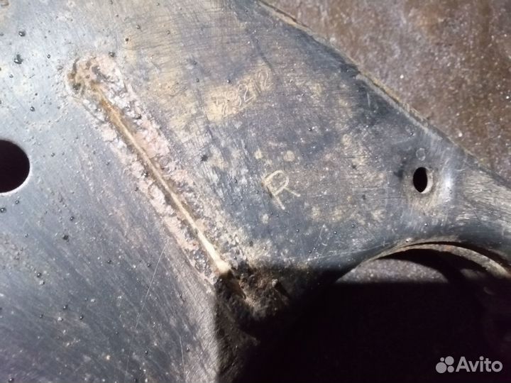 Рычаг передний нижний правый Nissan Patrol Y62