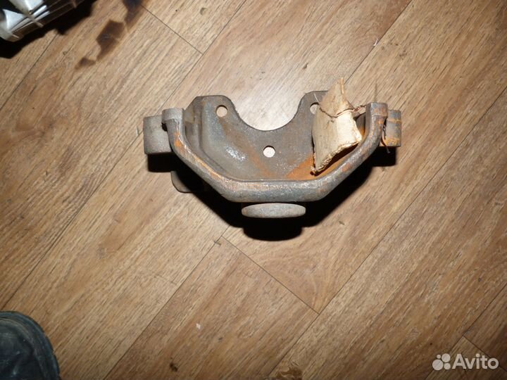 Кронштейн 4331-1001125-20