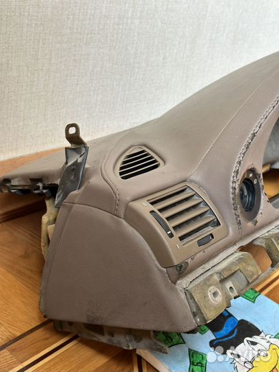 Кожаная торпедо BMW E38