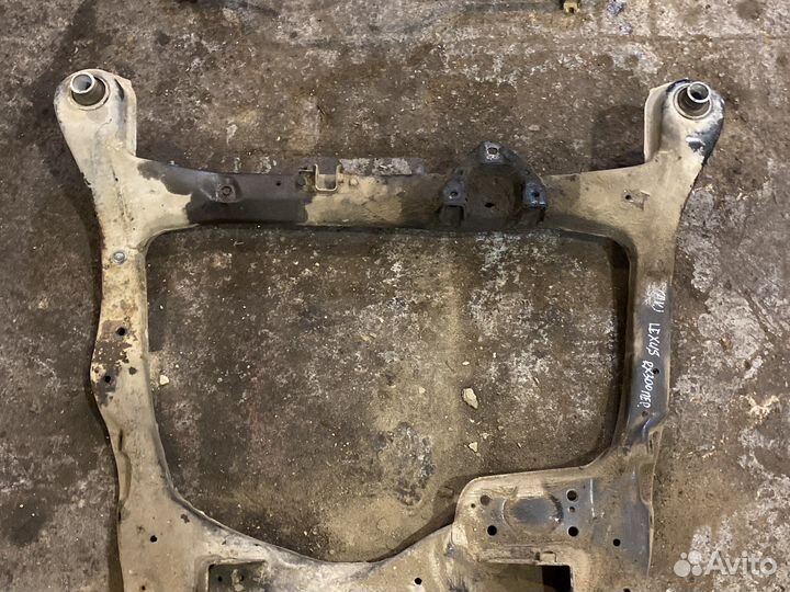 Подрамник передний Lexus RX300 MCU10 1mzfe