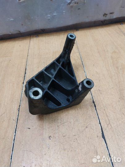 Кронштейн двигателя Opel Corsa C Z12XE 2002