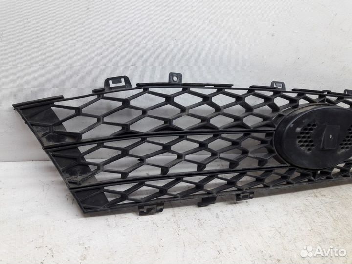 Решетка радиатора Лада Веста 2015