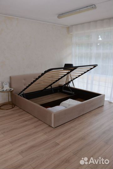 Кровать с подъемным механизмом + матрас 200х200