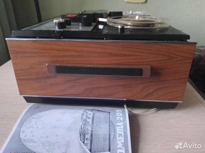 Катушечный магнитофон Комета 209