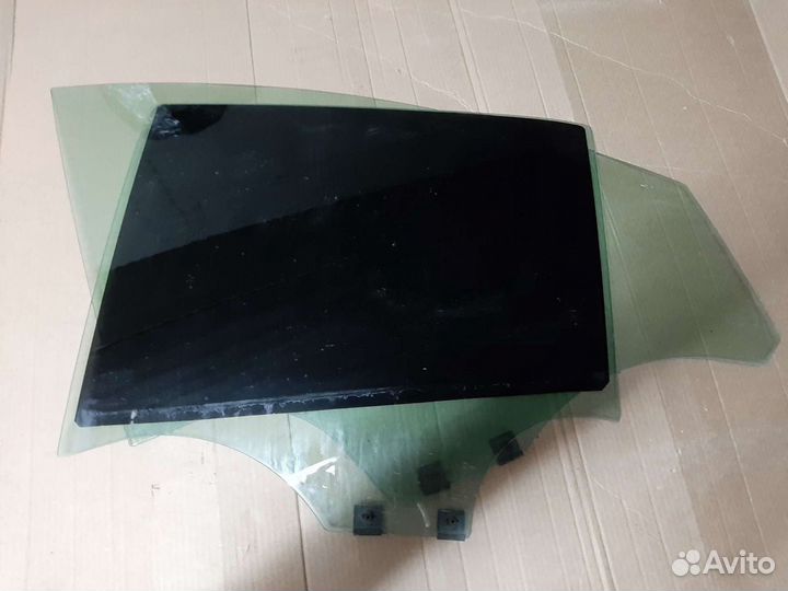 Renault Logan2 стекло двери