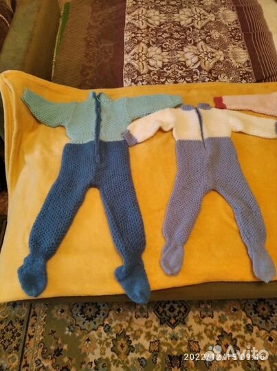 Вязаные тапочки,носки комбинезоны детские