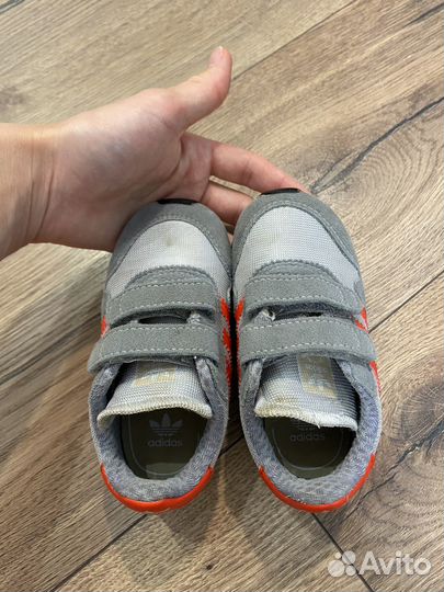 Кроссовки adidas 21