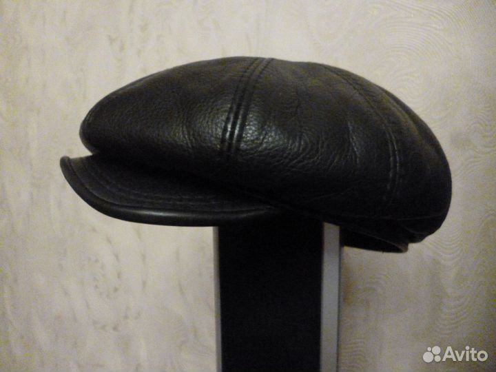 Коженая теплая кепка