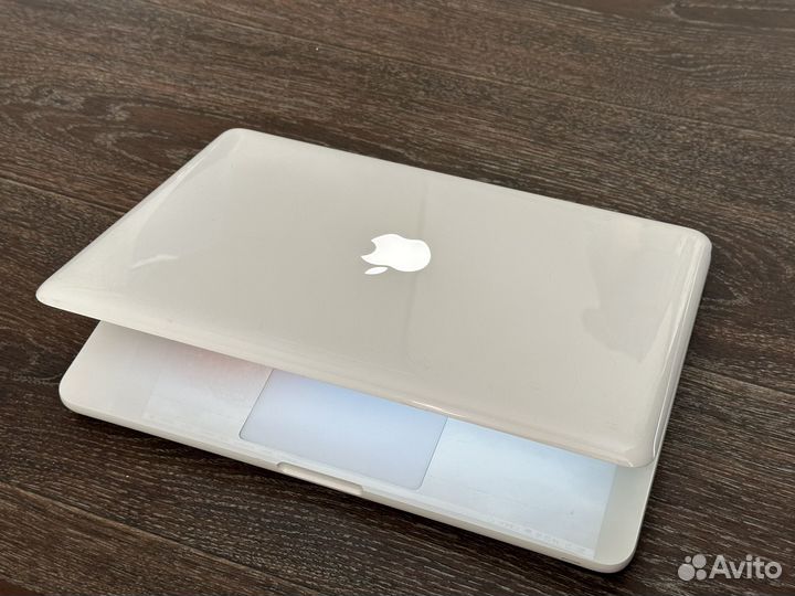 MacBook 13 White 2010