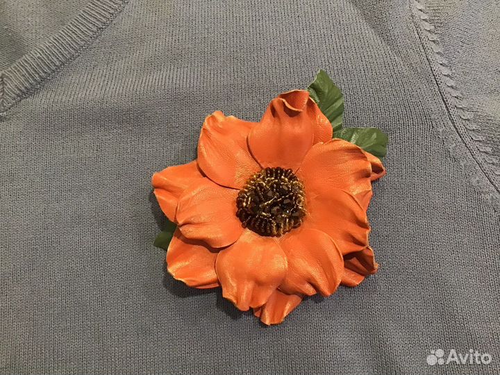 Броши - заколки из кожи