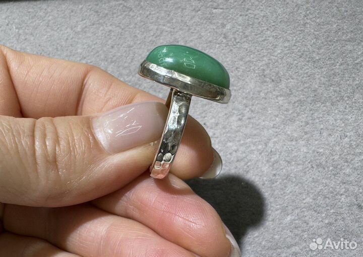Серебряное кольцо женское с хризопразом