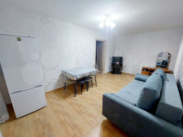 2-к. квартира, 42 м², 1/4 эт.